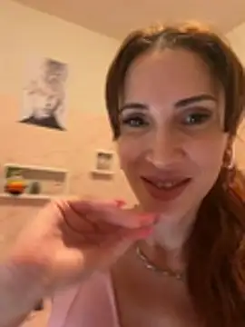 Snapshot of Irresistible24 chatting on February 7, 12:14 am Irresistible24 online show from February 7, 12:14 am