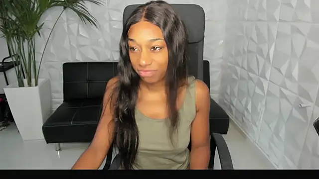 Snapshot of smileybabe chatting on January 1, 10:00 am smileybabe online show from January 1, 10:00 am