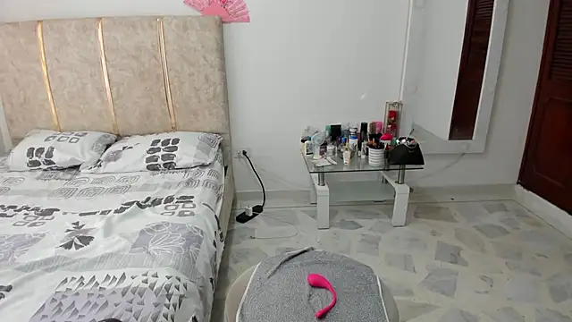 Snapshot of EnyelDavies chatting on November 1, 3:58 pm EnyelDavies online show from November 1, 3:58 pm