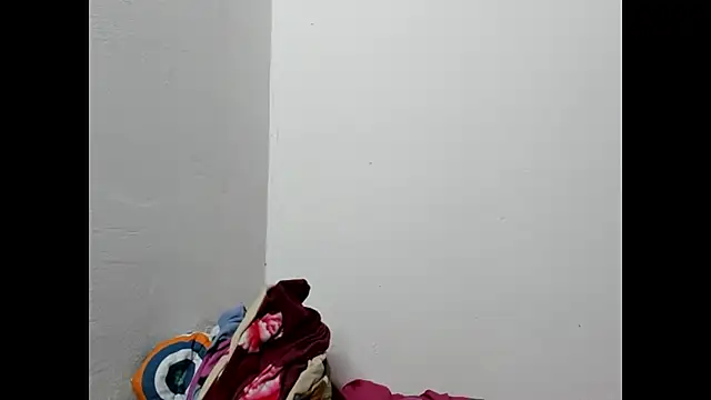 Snapshot of Laflaka22 chatting on December 16, 2:47 am Laflaka22 online show from December 16, 2:47 am