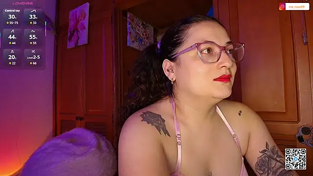 Snapshot of eva_rosse69 chatting on May 17, 12:12 pm eva rosse69 online show from May 17, 12:12 pm