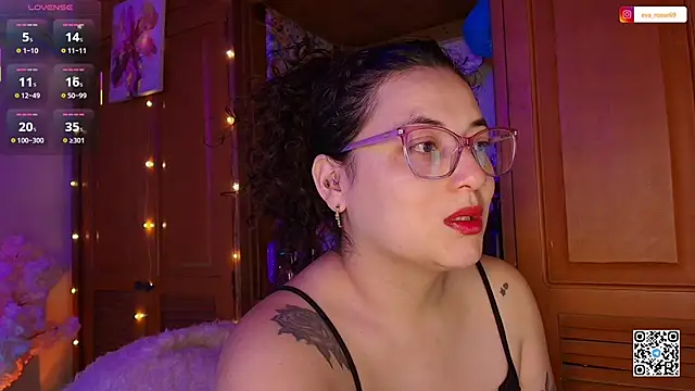 Snapshot of eva_rosse69 chatting on May 18, 12:11 pm eva rosse69 online show from May 18, 12:11 pm