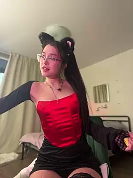 Snapshot of Evangeline_Lawrence_ chatting on December 8, 12:52 pm Evangeline Lawrence online show from December 8, 12:52 pm