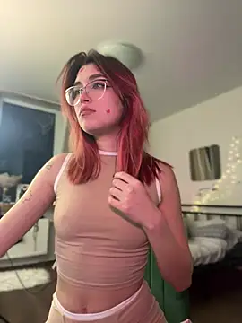 Snapshot of Evangeline_Lawrence_ chatting on February 7, 7:17 pm Evangeline Lawrence online show from February 7, 7:17 pm