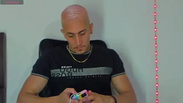 MikeRoss7777 online show from February 15, 10:10 pm