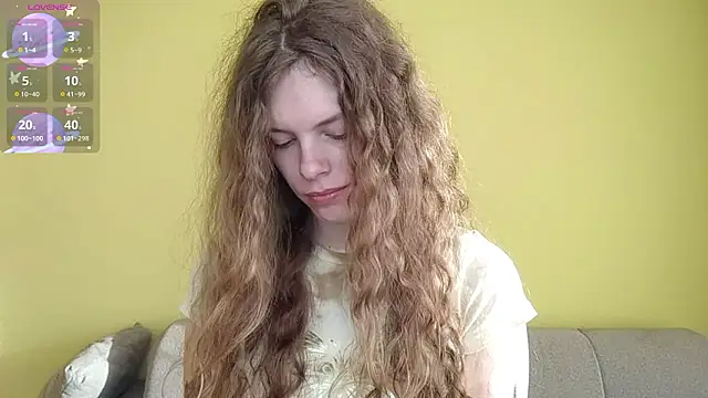 RayaNenlia online show from March 13, 5:25 am