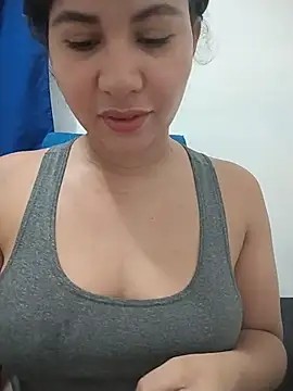 Snapshot of Yara0k chatting on May 18, 7:03 am Yara0k online show from May 18, 7:03 am