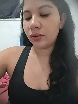 Snapshot of Yara0k chatting on June 1, 7:32 am Yara0k online show from June 1, 7:32 am
