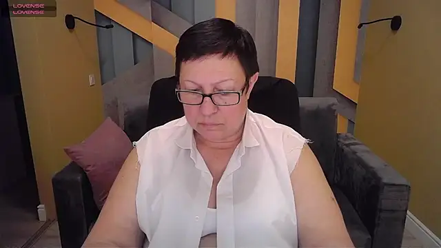 Snapshot of BarbaraTurners chatting on February 6, 2:33 am BarbaraTurners online show from February 6, 2:33 am