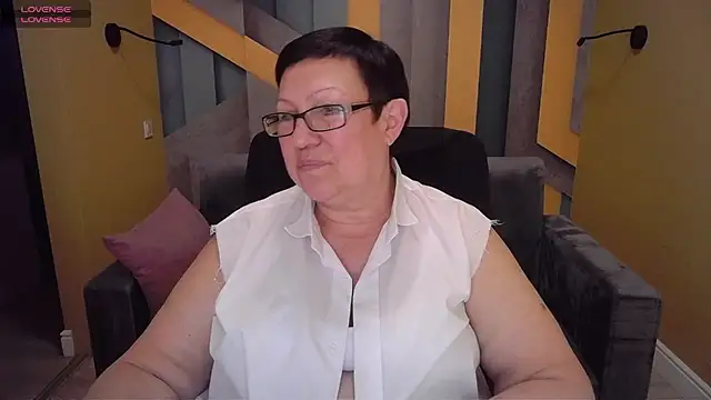 Snapshot of BarbaraTurners chatting on February 6, 5:35 am BarbaraTurners online show from February 6, 5:35 am