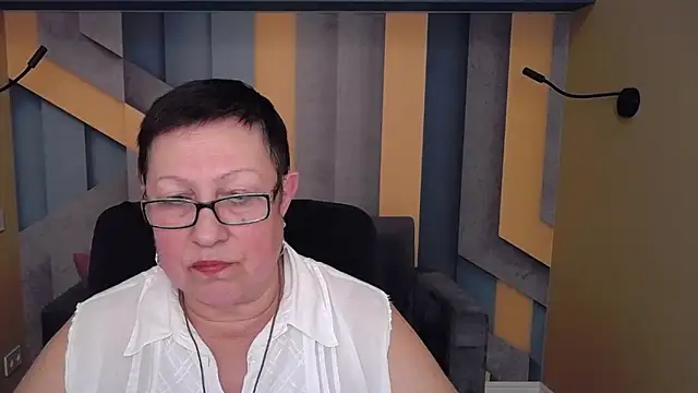 Snapshot of BarbaraTurners chatting on December 5, 7:43 pm BarbaraTurners online show from December 5, 7:43 pm