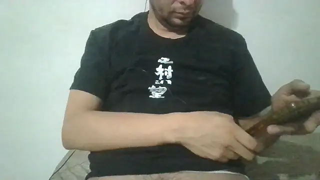 Snapshot of angeljz4 chatting on April 20, 6:27 am angeljz4 online show from April 20, 6:27 am