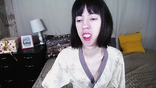 Snapshot of Unusual_G chatting on February 3, 6:13 am Unusual G online show from February 3, 6:13 am