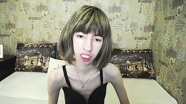 Snapshot of Unusual_G chatting on June 22, 5:37 am Unusual G online show from June 22, 5:37 am