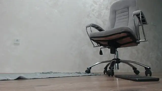 Snapshot of msicebabyxxx chatting on June 5, 6:52 am msicebabyxxx online show from June 5, 6:52 am