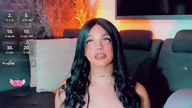 Snapshot of Emmaa_Saenz_ chatting on May 19, 1:56 am Emmaa Saenz online show from May 19, 1:56 am