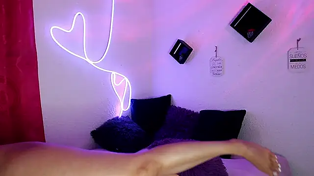 agatha lovee online show from March 7, 6:11 pm