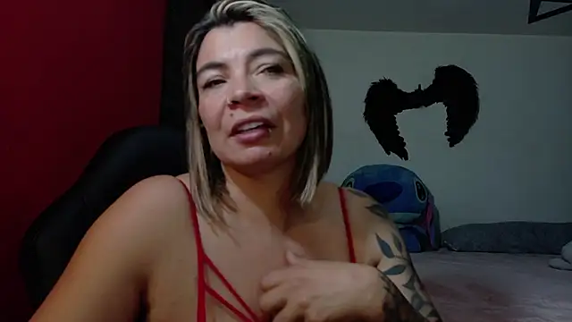 Snapshot of charlotedoll chatting on July 5, 5:58 am charlotedoll online show from July 5, 5:58 am