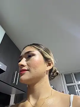 Snapshot of Arianavillada chatting on June 12, 3:49 am Arianavillada online show from June 12, 3:49 am