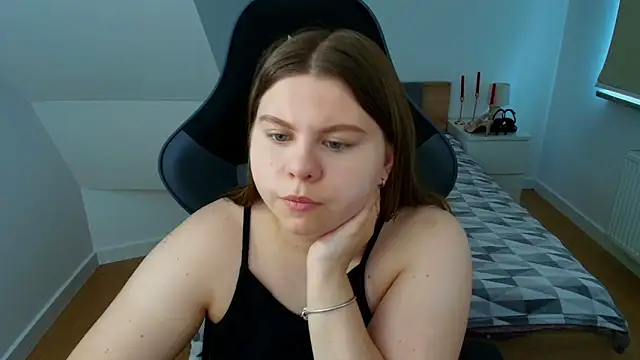 Snapshot of AbbyPleasure chatting on June 3, 9:23 am AbbyPleasure online show from June 3, 9:23 am