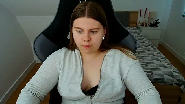 Snapshot of AbbyPleasure chatting on June 12, 3:11 pm AbbyPleasure online show from June 12, 3:11 pm