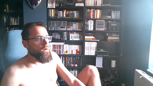 Snapshot of MeSteff chatting on March 21, 7:46 am MeSteff online show from March 21, 7:46 am