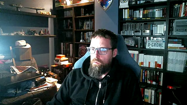 Snapshot of MeSteff chatting on April 3, 7:23 pm MeSteff online show from April 3, 7:23 pm