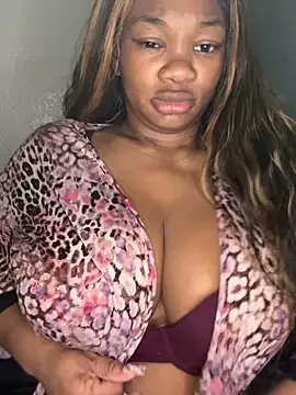 Snapshot of CharismaaBanx chatting on December 6, 10:05 am CharismaaBanx online show from December 6, 10:05 am