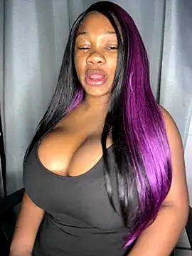 Snapshot of CharismaaBanx chatting on October 2, 7:26 am CharismaaBanx online show from October 2, 7:26 am