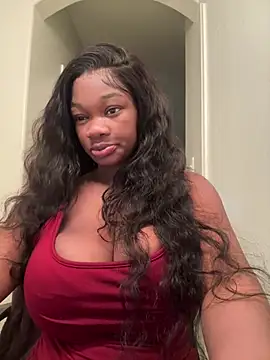 Snapshot of CharismaaBanx chatting on February 6, 10:51 am CharismaaBanx online show from February 6, 10:51 am