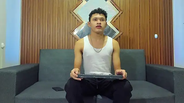 liam genner  online show from January 26, 7:20 pm