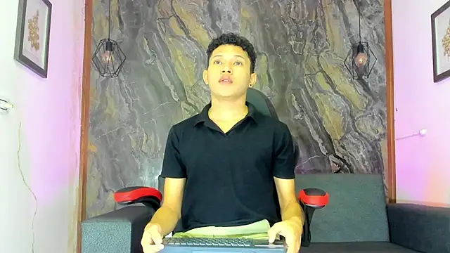 liam genner  online show from January 27, 7:13 pm