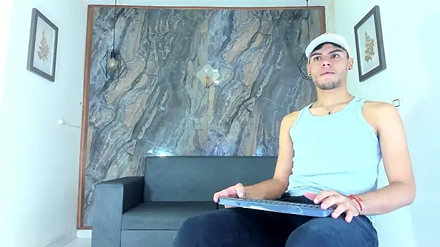 liam genner  online show from February 2, 7:46 pm