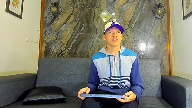 liam genner  online show from February 15, 7:28 pm