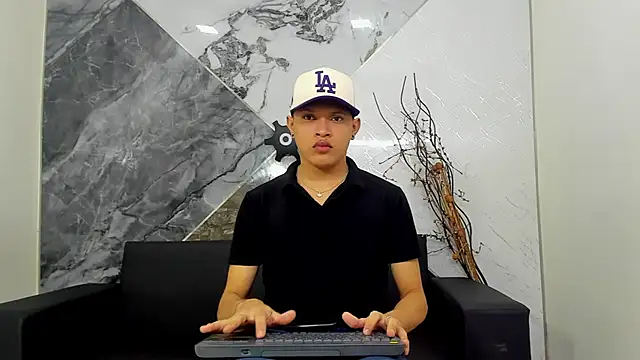 liam genner  online show from March 5, 7:38 pm