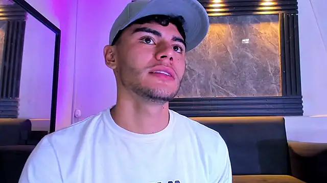 liam genner  online show from November 10, 8:19 pm