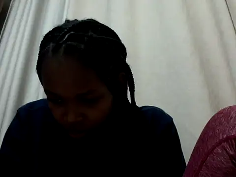 Snapshot of queen-sasha chatting on August 7, 9:55 am queen-sasha online show from August 7, 9:55 am