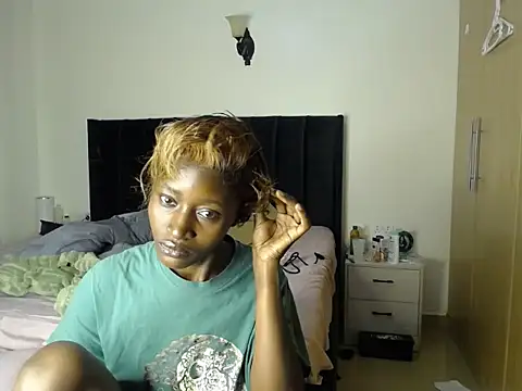 thicky anncy online show from June 15, 11:07 pm
