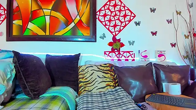 Snapshot of SQUIRTBRUNETE chatting on May 4, 10:39 pm SQUIRTBRUNETE online show from May 4, 10:39 pm