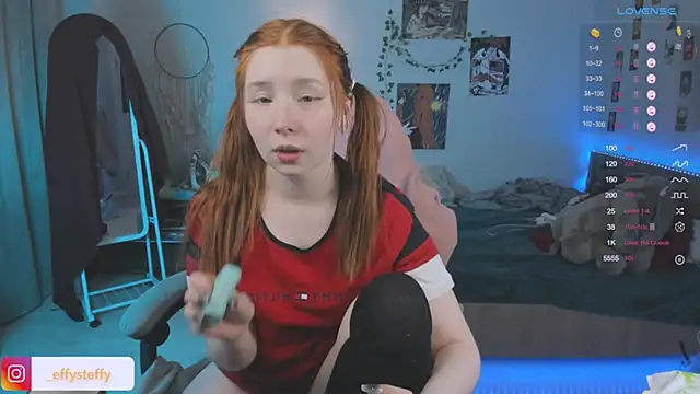 Snapshot of CallMeEffy1 chatting on February 20, 2:39 pm CallMeEffy1 online show from February 20, 2:39 pm