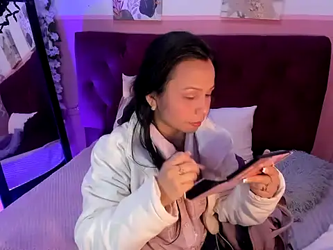candysmitxxx online show from May 2, 2:16 am