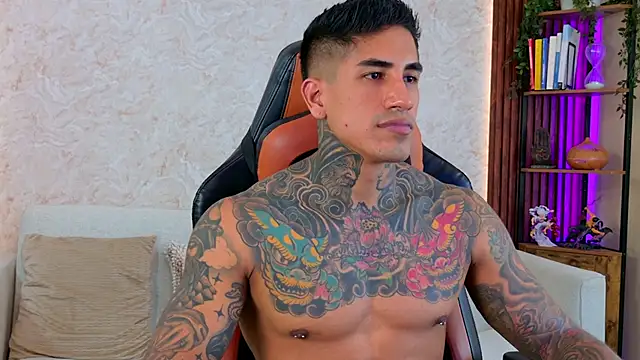 AdanReilly online show from February 26, 8:19 pm