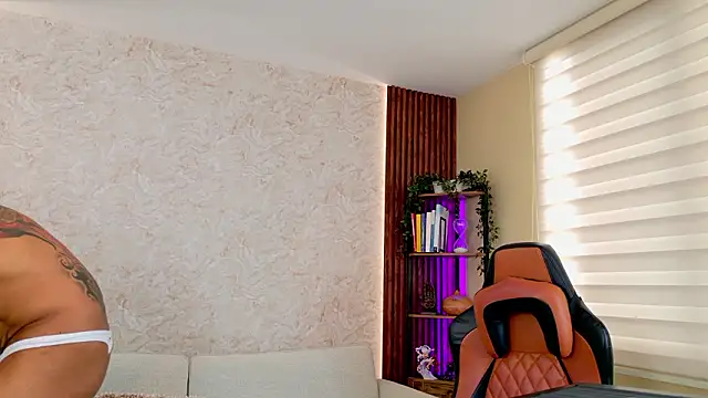 AdanReilly online show from March 4, 7:20 pm