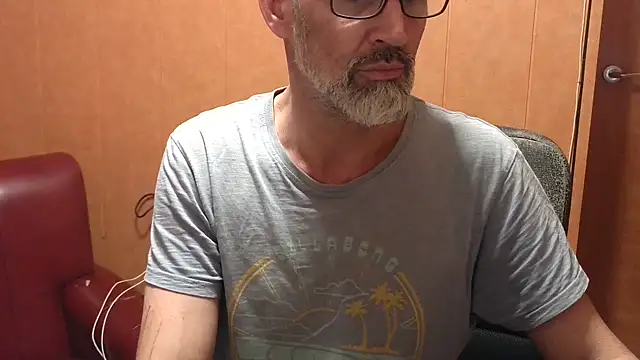 Snapshot of Lia_Y_PatrickX chatting on October 25, 2:41 am Lia Y PatrickX online show from October 25, 2:41 am