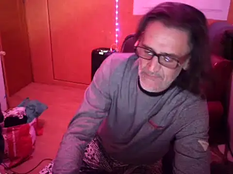 Snapshot of Lia_Y_PatrickX chatting on November 27, 10:56 pm Lia Y PatrickX online show from November 27, 10:56 pm