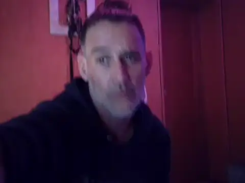 Snapshot of Lia_Y_PatrickX chatting on November 30, 12:25 am Lia Y PatrickX online show from November 30, 12:25 am