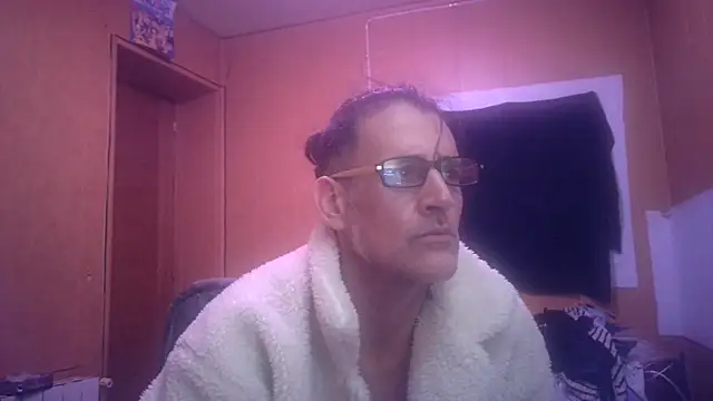 Snapshot of Lia_Y_PatrickX chatting on December 2, 12:38 am Lia Y PatrickX online show from December 2, 12:38 am
