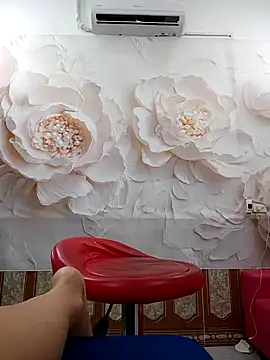 Snapshot of zizi_public chatting on February 11, 2:27 am zizi public online show from February 11, 2:27 am