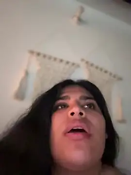 Snapshot of Badkittykim chatting on February 9, 12:52 pm Badkittykim online show from February 9, 12:52 pm