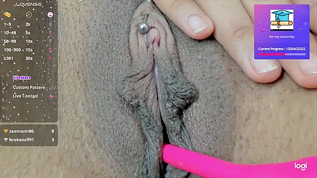 Snapshot of charlotte01__ chatting on March 14, 1:24 pm charlotte01   online show from March 14, 1:24 pm